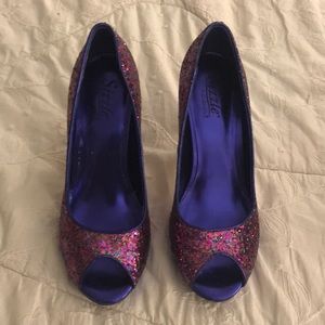 Size 7.5  Sizzle glitter heels